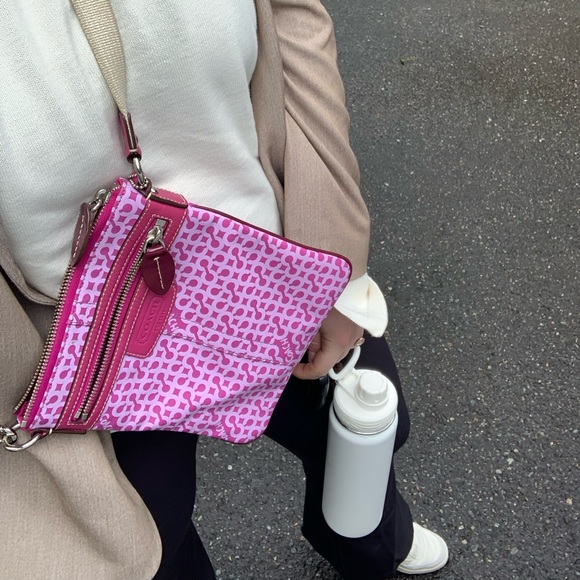 Pink Coach Purse Y2K vibes - Picture 2 of 6